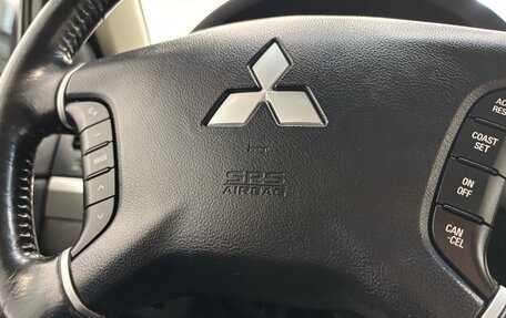 Mitsubishi Pajero IV, 2015 год, 2 550 000 рублей, 22 фотография