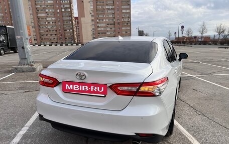 Toyota Camry, 2021 год, 3 800 000 рублей, 5 фотография