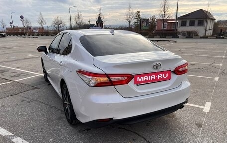 Toyota Camry, 2021 год, 3 800 000 рублей, 7 фотография