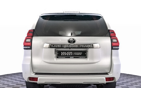 Toyota Land Cruiser Prado 150 рестайлинг 2, 2020 год, 5 000 000 рублей, 6 фотография