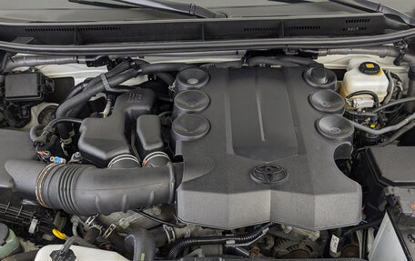 Toyota Land Cruiser Prado 150 рестайлинг 2, 2020 год, 5 000 000 рублей, 9 фотография