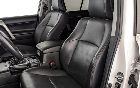 Toyota Land Cruiser Prado 150 рестайлинг 2, 2020 год, 5 000 000 рублей, 20 фотография