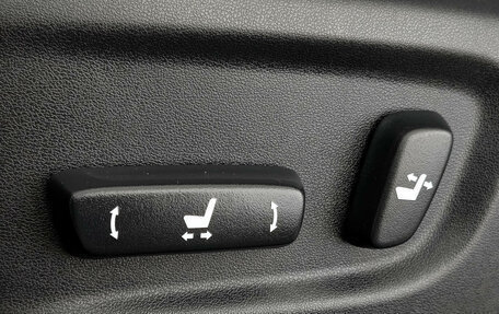 Toyota Land Cruiser Prado 150 рестайлинг 2, 2020 год, 5 000 000 рублей, 26 фотография