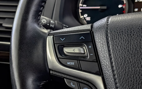 Toyota Land Cruiser Prado 150 рестайлинг 2, 2020 год, 5 000 000 рублей, 28 фотография