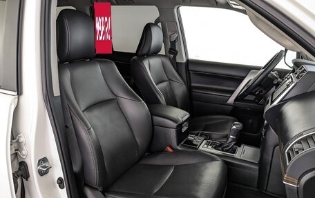 Toyota Land Cruiser Prado 150 рестайлинг 2, 2020 год, 5 000 000 рублей, 24 фотография