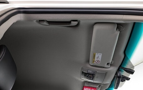 Toyota Land Cruiser Prado 150 рестайлинг 2, 2020 год, 5 000 000 рублей, 23 фотография