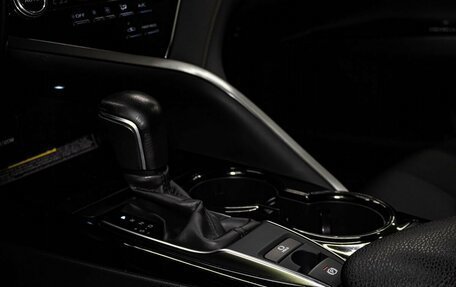 Toyota Camry, 2019 год, 3 000 000 рублей, 22 фотография