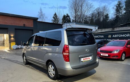Hyundai Grand Starex Grand Starex I рестайлинг 2, 2012 год, 1 630 000 рублей, 4 фотография