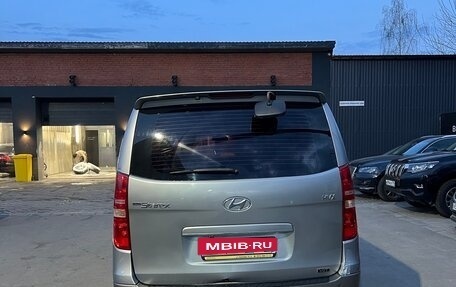 Hyundai Grand Starex Grand Starex I рестайлинг 2, 2012 год, 1 630 000 рублей, 5 фотография