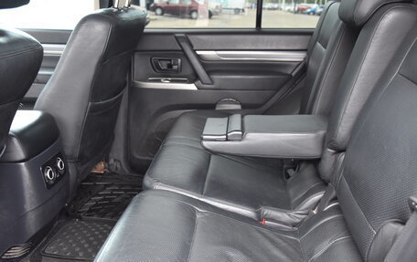 Mitsubishi Pajero IV, 2013 год, 1 630 000 рублей, 21 фотография