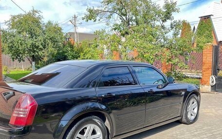 Chrysler 300C II, 2006 год, 1 350 000 рублей, 25 фотография