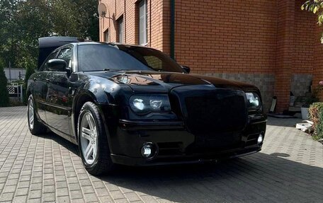 Chrysler 300C II, 2006 год, 1 350 000 рублей, 26 фотография