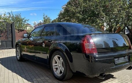 Chrysler 300C II, 2006 год, 1 350 000 рублей, 30 фотография