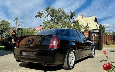 Chrysler 300C II, 2006 год, 1 350 000 рублей, 29 фотография
