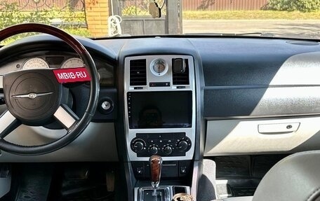 Chrysler 300C II, 2006 год, 1 350 000 рублей, 17 фотография