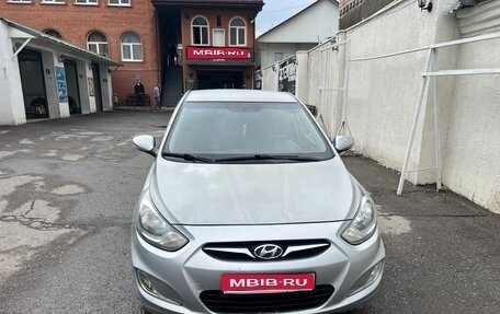 Hyundai Solaris II рестайлинг, 2012 год, 900 000 рублей, 1 фотография