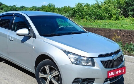 Chevrolet Cruze II, 2012 год, 689 000 рублей, 2 фотография