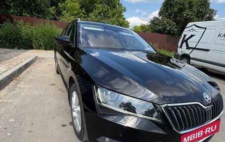 Skoda Superb III рестайлинг, 2016 год, 2 600 000 рублей, 15 фотография