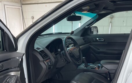 Ford Explorer VI, 2013 год, 2 100 000 рублей, 25 фотография