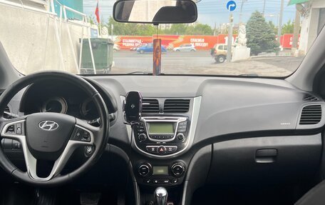 Hyundai Solaris II рестайлинг, 2012 год, 900 000 рублей, 4 фотография