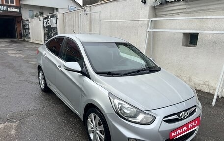 Hyundai Solaris II рестайлинг, 2012 год, 900 000 рублей, 11 фотография