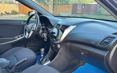 Hyundai Solaris II рестайлинг, 2011 год, 655 000 рублей, 19 фотография
