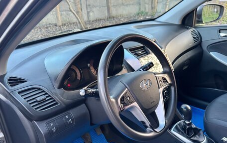 Hyundai Solaris II рестайлинг, 2011 год, 655 000 рублей, 22 фотография
