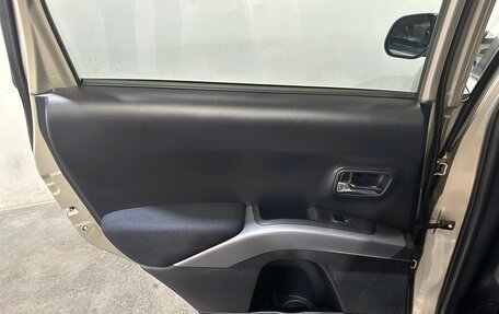 Mitsubishi Outlander III рестайлинг 3, 2008 год, 1 300 000 рублей, 13 фотография
