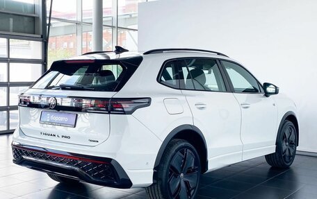 Volkswagen Tiguan, 2024 год, 4 990 000 рублей, 3 фотография