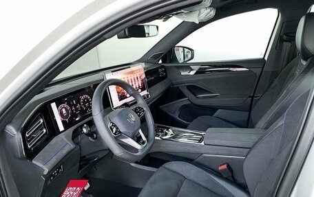 Volkswagen Tiguan, 2024 год, 4 990 000 рублей, 15 фотография