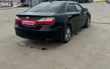 Toyota Camry, 2017 год, 2 200 000 рублей, 4 фотография