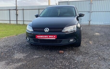 Volkswagen Jetta VI, 2014 год, 900 000 рублей, 3 фотография