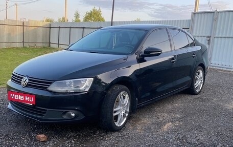 Volkswagen Jetta VI, 2014 год, 900 000 рублей, 2 фотография