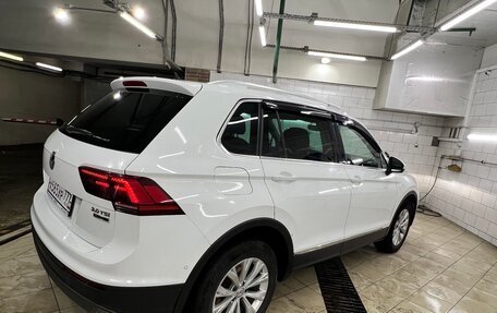 Volkswagen Tiguan II, 2017 год, 2 500 000 рублей, 3 фотография