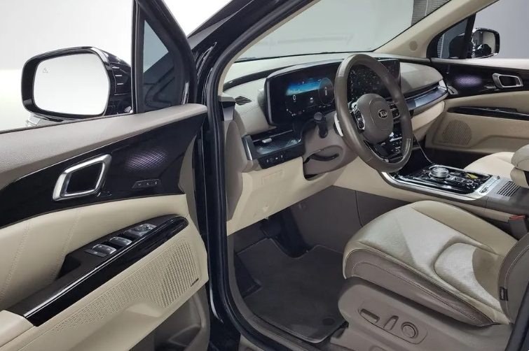KIA Carnival III, 2021 год, 4 030 000 рублей, 13 фотография