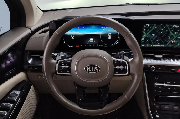 KIA Carnival III, 2021 год, 4 030 000 рублей, 14 фотография