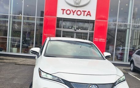 Toyota Venza, 2021 год, 3 998 000 рублей, 3 фотография