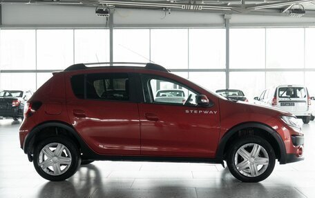 Renault Sandero II рестайлинг, 2017 год, 1 034 000 рублей, 5 фотография
