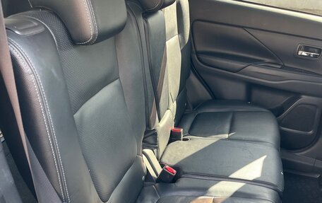 Mitsubishi Outlander III рестайлинг 3, 2013 год, 1 400 000 рублей, 6 фотография
