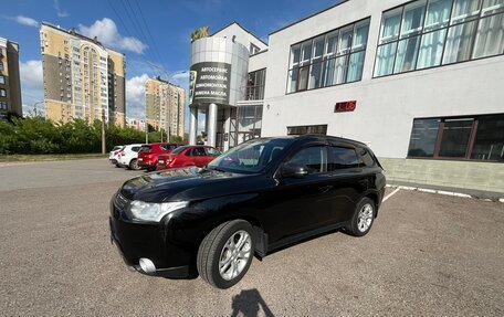 Mitsubishi Outlander III рестайлинг 3, 2013 год, 1 400 000 рублей, 3 фотография