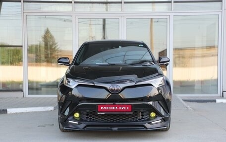 Toyota C-HR I рестайлинг, 2019 год, 2 185 000 рублей, 3 фотография