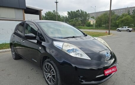 Nissan Leaf I, 2016 год, 850 000 рублей, 2 фотография