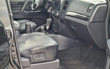 Mitsubishi Pajero IV, 2011 год, 2 450 000 рублей, 24 фотография