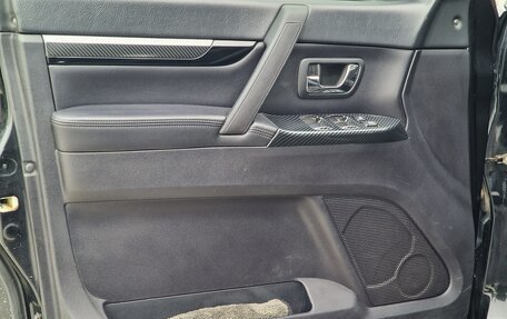 Mitsubishi Pajero IV, 2011 год, 2 450 000 рублей, 17 фотография