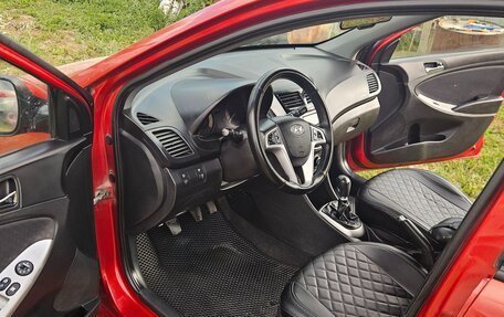 Hyundai Solaris II рестайлинг, 2011 год, 700 000 рублей, 7 фотография