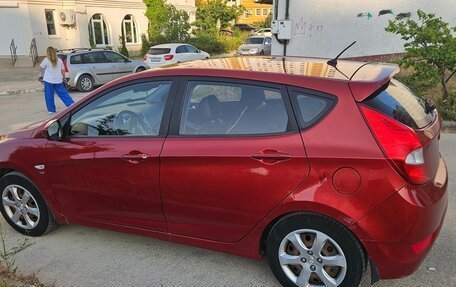 Hyundai Solaris II рестайлинг, 2011 год, 700 000 рублей, 4 фотография