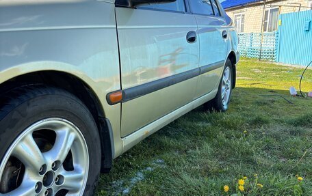 Toyota Avensis III рестайлинг, 2001 год, 400 000 рублей, 12 фотография