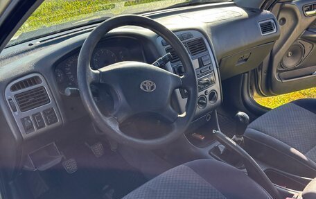 Toyota Avensis III рестайлинг, 2001 год, 400 000 рублей, 27 фотография