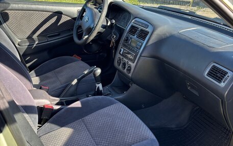 Toyota Avensis III рестайлинг, 2001 год, 400 000 рублей, 29 фотография