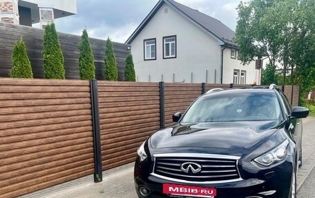 Infiniti FX II, 2013 год, 2 499 000 рублей, 5 фотография